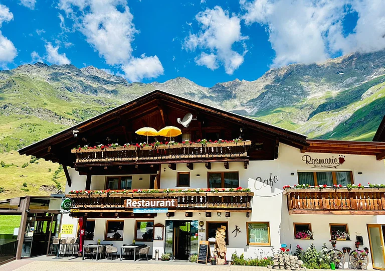 Dein Urlaub und Genuss in Pfelders Dein Urlaub und Genuss in Pfelders